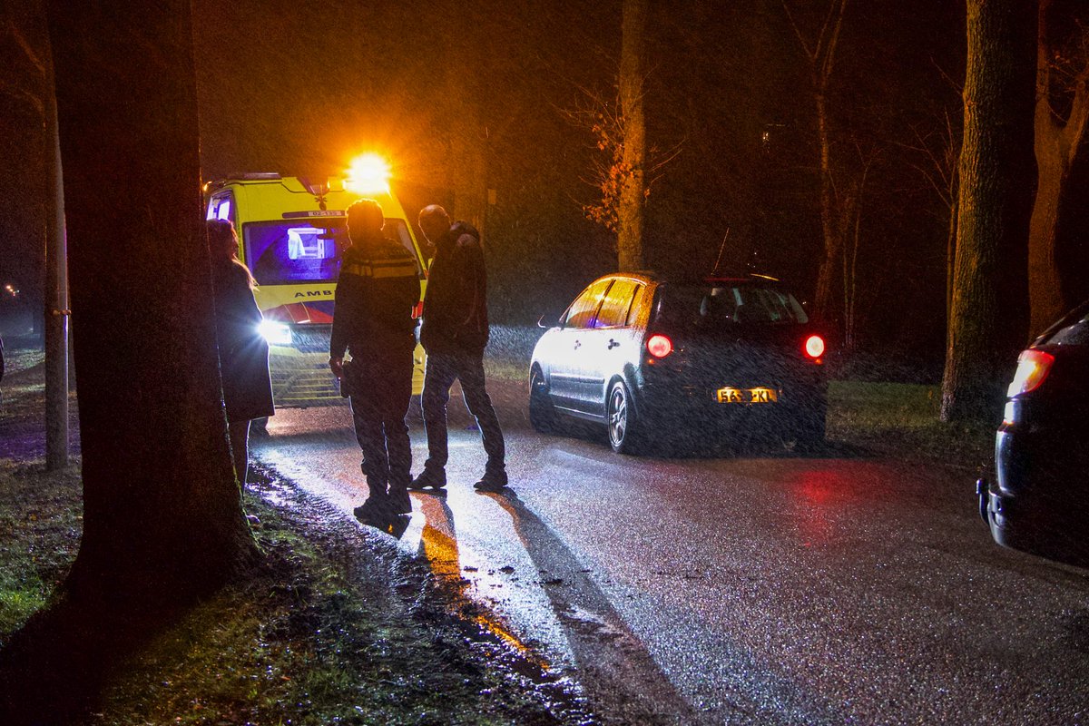 Gewonde bij botsing tegen boom in Drachtstercompagnie