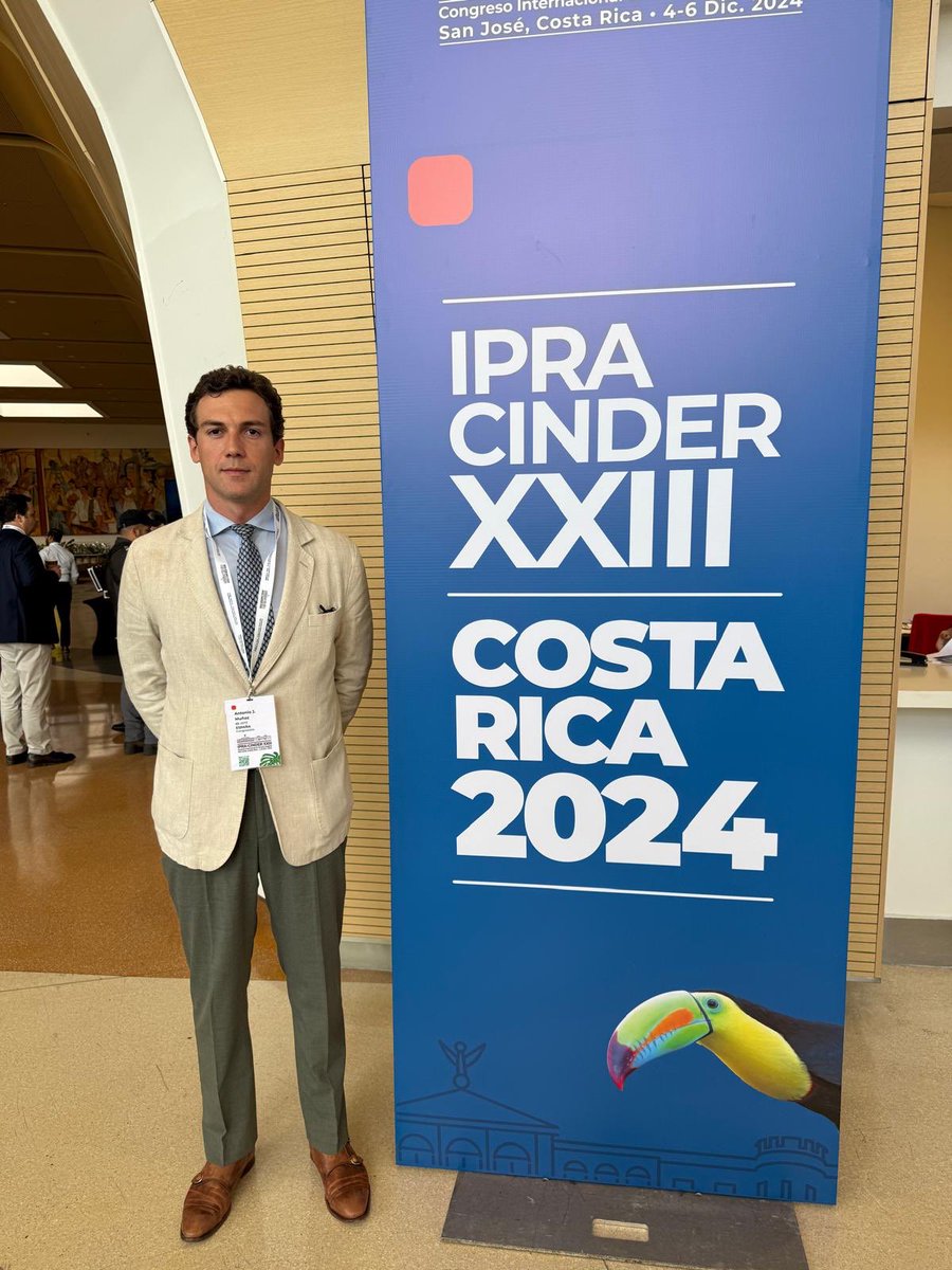 RegistradorsCAT's tweet photo. Antonio J. Muñoz, @antjmunnav, censor y director adjunto al Servicio de Estudios Registrales de Cataluña asiste en representación de los @RegistradorsCAT al XXIII Congreso Internacional de Derecho Registral. Un espacio para el intercambio de ideas y avances sobre derecho registral, con expertos de todo el mundo.