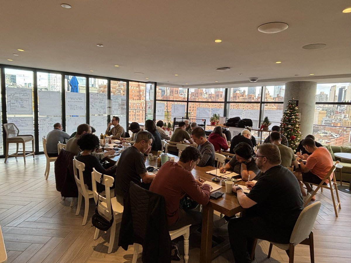 charlieykim's tweet photo. If you’ve ever liked leadership curriculum, insights, strategies from @nextjump over the last few decades, the newest module 4 - The Art &amp; Science of Brainpower is 10x stronger than anything we’ve shared and it’s 10x harder to master as well. 

2 dozen leaders live training… https://t.co/hZE8L1JiQ4