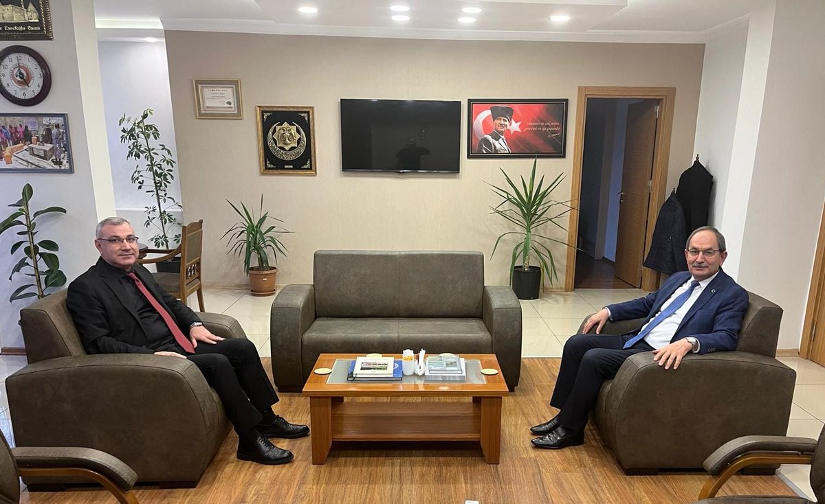 konyaobm's tweet photo. Konya Denetimli Serbestlik Müdürü Mustafa Güday, Bölge Müdürümüz Mustafa Yalçın'ı makamında ziyaret ettiler.
Bölge Müdürümüz Mustafa Yalçın ziyaretten duyduğu memnuniyeti dile getirerek kendilerine teşekkür etti. https://t.co/ng5xQW58fw