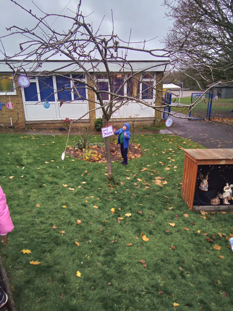 svdp_school's tweet photo. Year 3 learnt about Jacob & Joseph this afternoon as part of our Jesse tree learning. We made our tree decorations based on what we heard & hung them on our school Jesse tree @TenTen_UK #jessetree https://t.co/OGWMnFaNut