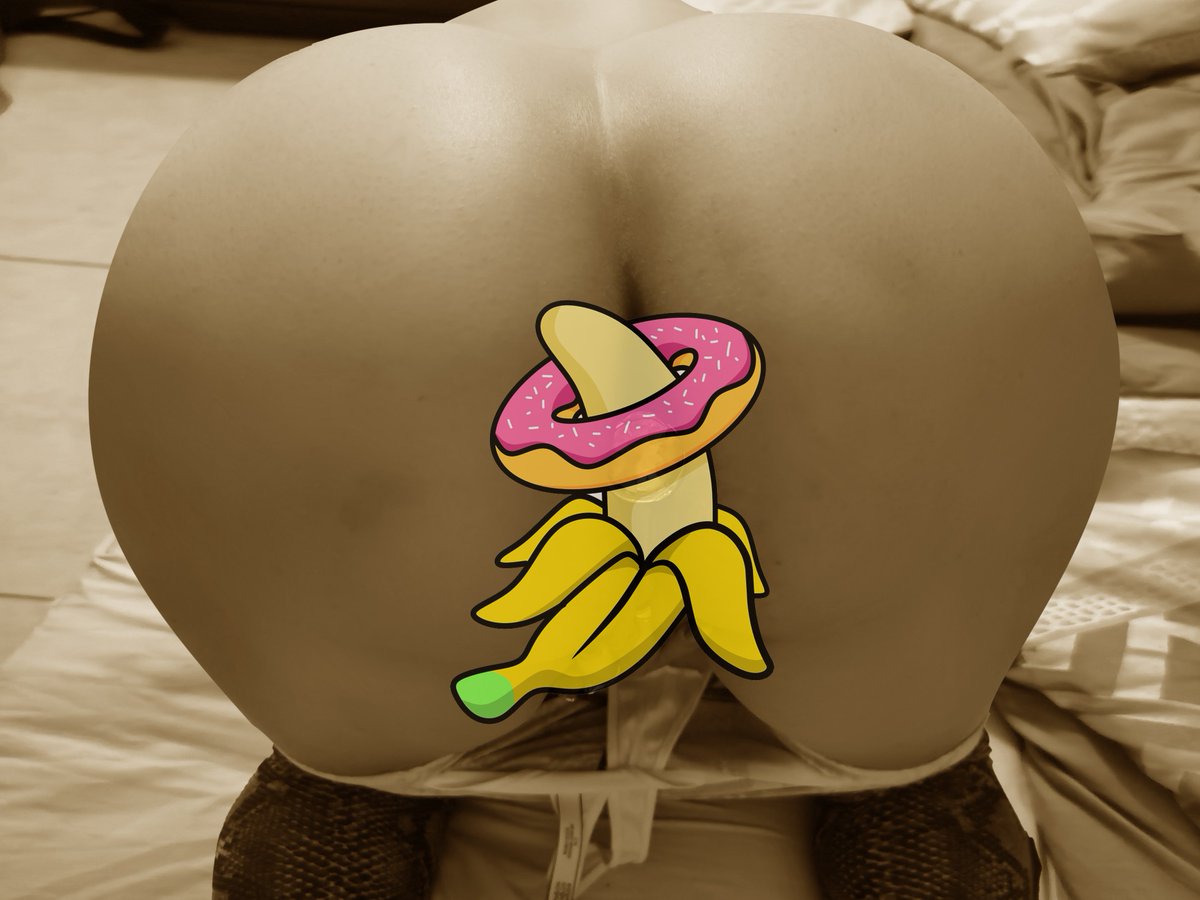 Seguimos en busca de cómplices de xxx Estamos interesados en alguna parejita decidida o de algún caballero que sea del agrado de ella. Si quieres ver estas fotos a color y sin censura comenta en este post, manda MD y da RT #JuevesDeTentación #juevesdepiernasyalgomás 😋
😋
