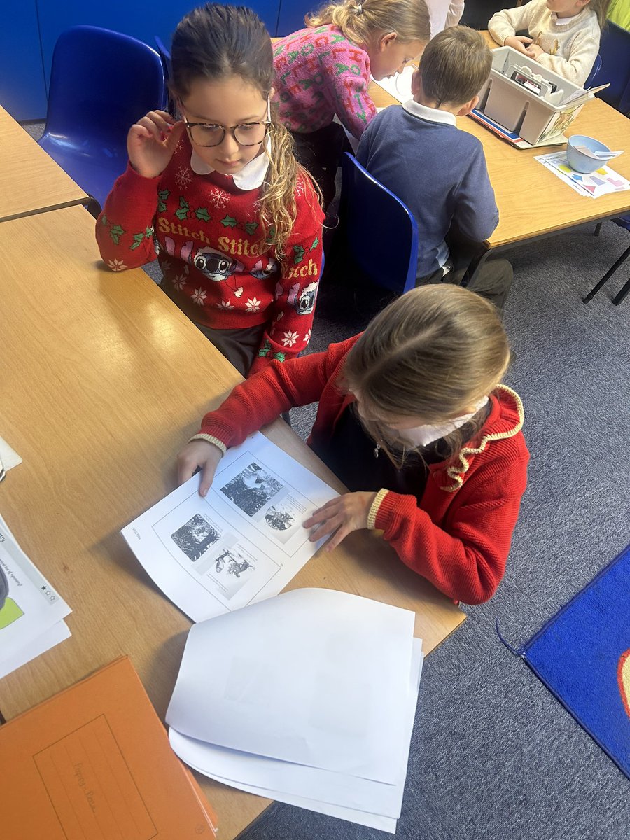 Some shared reading from our text this week, ‘The Gruffalo’s Child’ focusing on the Reading Viper, ‘Predict’ 📚