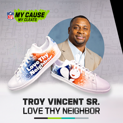 TroyVincentSr's tweet photo. Tommi and I are fighting to #EndDV with #LoveThyNeighbor during #MyCauseMyCleats!
This is #OURISSUE and you can join us by bidding on my cleats: https://t.co/CFrtIVYQ4V https://t.co/BElWDqPOKd