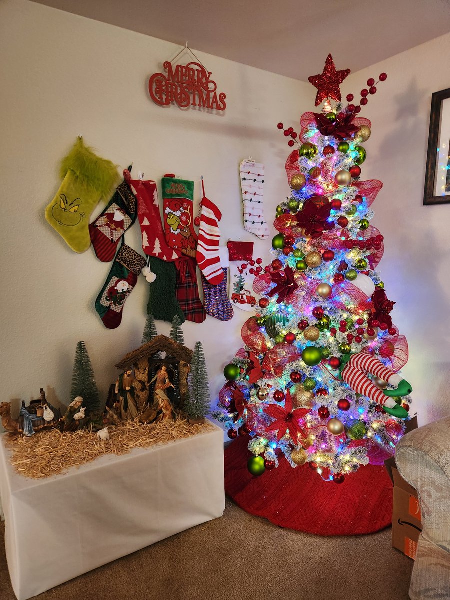 CapFriars's tweet photo. Christmas decorations at Solanus Casey friary!

#capfriars #capuchins https://t.co/LTE8sWQpUn