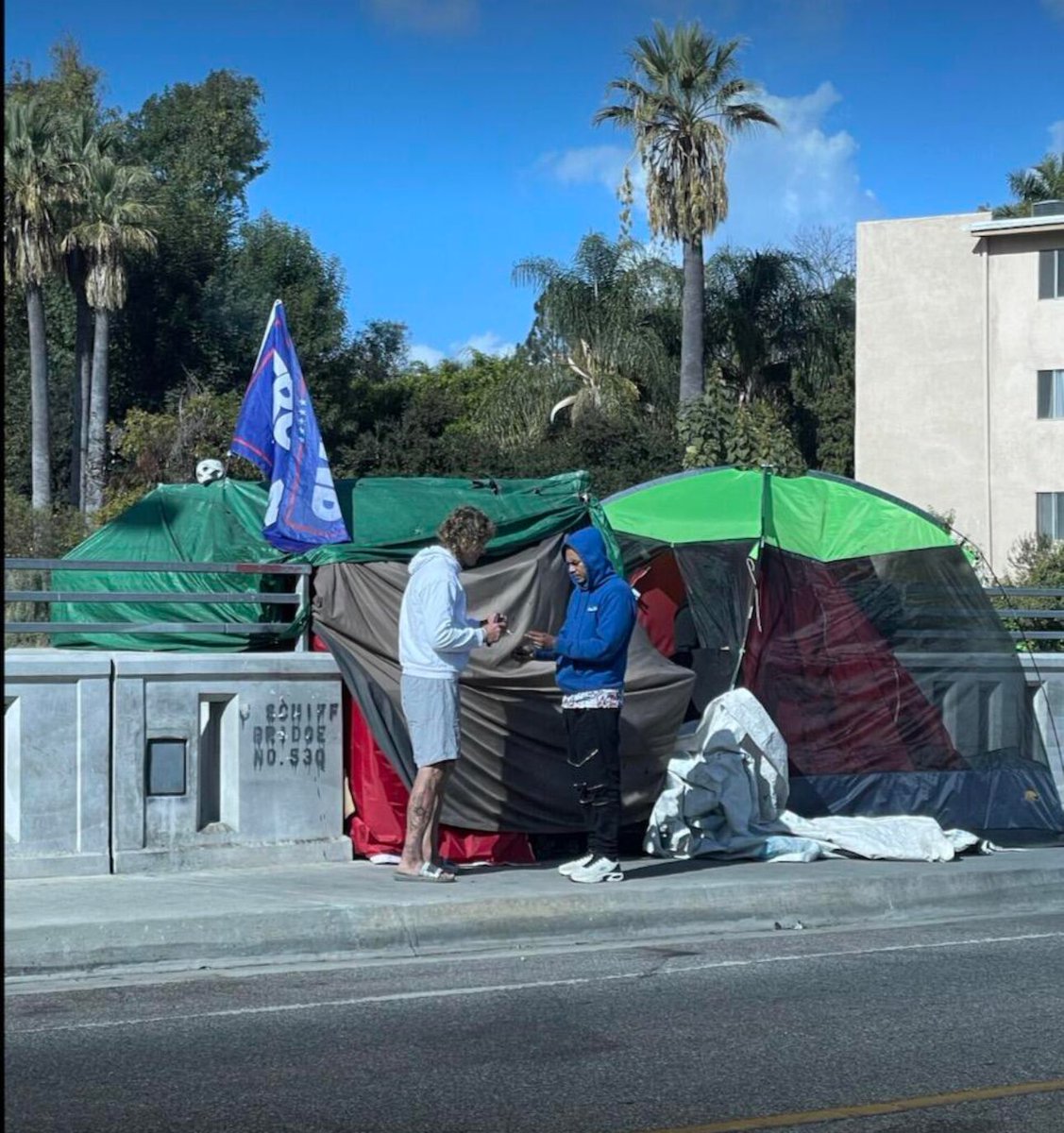 Fi1966Semper's tweet photo. @MayorOfLA Sure, you have get out of your bubble and drive around city still looks like shit.  Nithya Raman and her staff Sidney Liss do nothing. Tujunga Bridge and Laurel Canyon Bridge over the LA river. https://t.co/taUgoNSr1F