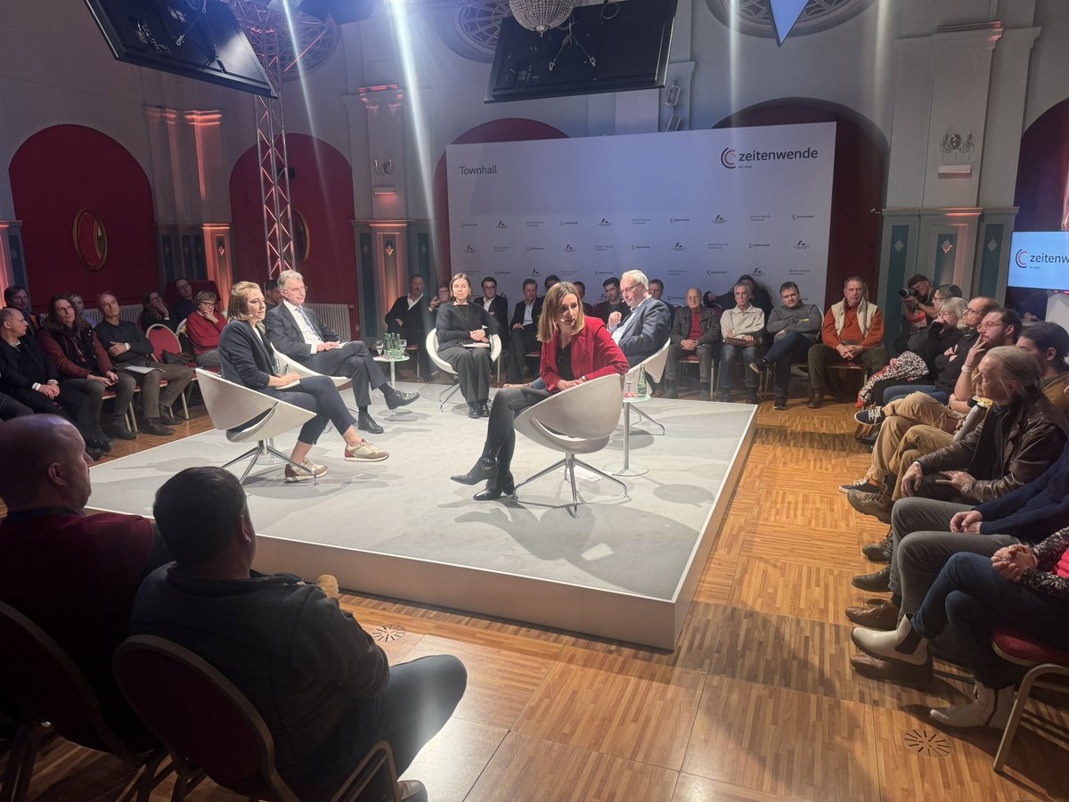 „Ich verstehe, dass sie journalistische Berichterstattung kritisch hinterfragen. Ich bitte sie nur, hinterfragen sie ihre Telegram-Quellen genauso kritisch.“ <a href="/SarahFruehauf/">Sarah Frühauf</a> <a href="/MunSecConf/">Munich Security Conference</a> <a href="/alfredlandecker/">Alfred Landecker Foundation</a>