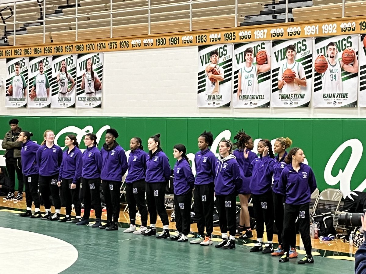 read4fun4ever's tweet photo. Yesterday, I went with a group of administrators to support the Lady Pirate wrestling team as they faced Valpo. #PiratePride https://t.co/1ooBEtjmgg