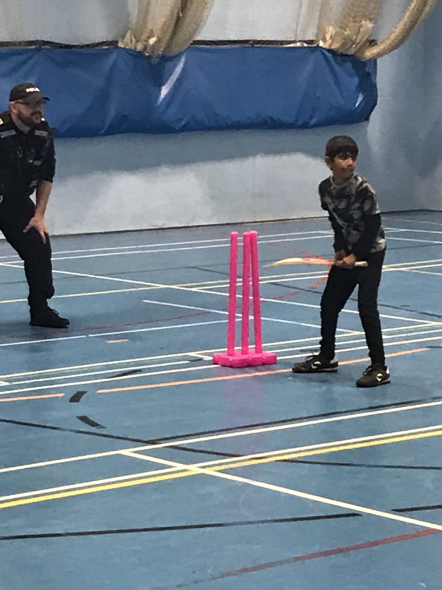 Thank you <a href="/IOWightPolice/">Isle of Wight Police</a> SW Neighbourhood Team who competed in a #Cricket match against #youngpeople from Bay Youth Project last night.
The match was competitive but played in good spirit with young people worthy winners.
Great experience for all involved
#YouthWork #Community