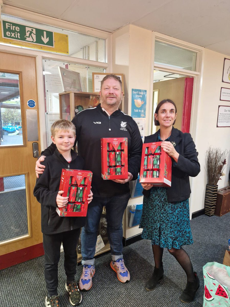 Thanks to all that bought a raffle ticket at the <a href="/TaibachRFC/">Taibach RFC</a> game. 220 Christmas Crackers delivered to <a href="/DurandPrimary/">Durand Primary Caldicot</a> Their Xmas dinner on Wednesday will go off with a bang now 🎄🦃🥔🥕🥦