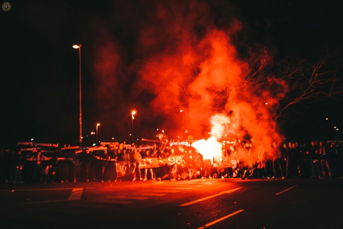 UltraFCSP2002's tweet image. Unsere Fotos vom Auswärtsspiel in Gladbach sind online. #fcsp
usp.stpaulifans.de/copper/thumbna…