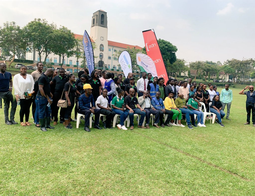 nkobazambogomak's tweet photo. Mu kuzaawo obutonde bwensi obutaaguddwataaguddwa ensagi zino, @CentralRotary, RSMUganda wamu ne Bannazambogo Makerere twongedde okusimba emiti mu nkola eyatongozebwa Owek @BobNsibirwa Amyuka Katikkiro Ow'Okubbiri eye  Kibira Kya Kabaka okwetoloola Ssettendekero @Makerere https://t.co/wfywQMZEWI