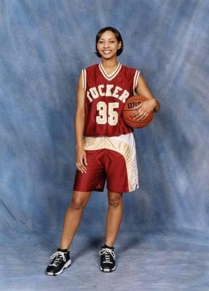 elmusicfeelings's tweet photo. 🎂 Keri Hilson fête ses 42 ans. souvent sous-estimée, mais c'est pourtant une parolière et arrangeuse qui ne manque pas de talent.
On la résume souvent à son image de bimbo ( et elle en a beaucoup joué) mais c'est une des seules chanteuses de R&B de sa génération, qui sait écrire, composer, produire et dont on peut en plus reconnaitre la patte quand elle le fait.
Elle fête aujourd'hui ses 42 ans.

👉 Si vous ne deviez retenir qu'UNE chanson d'elle?