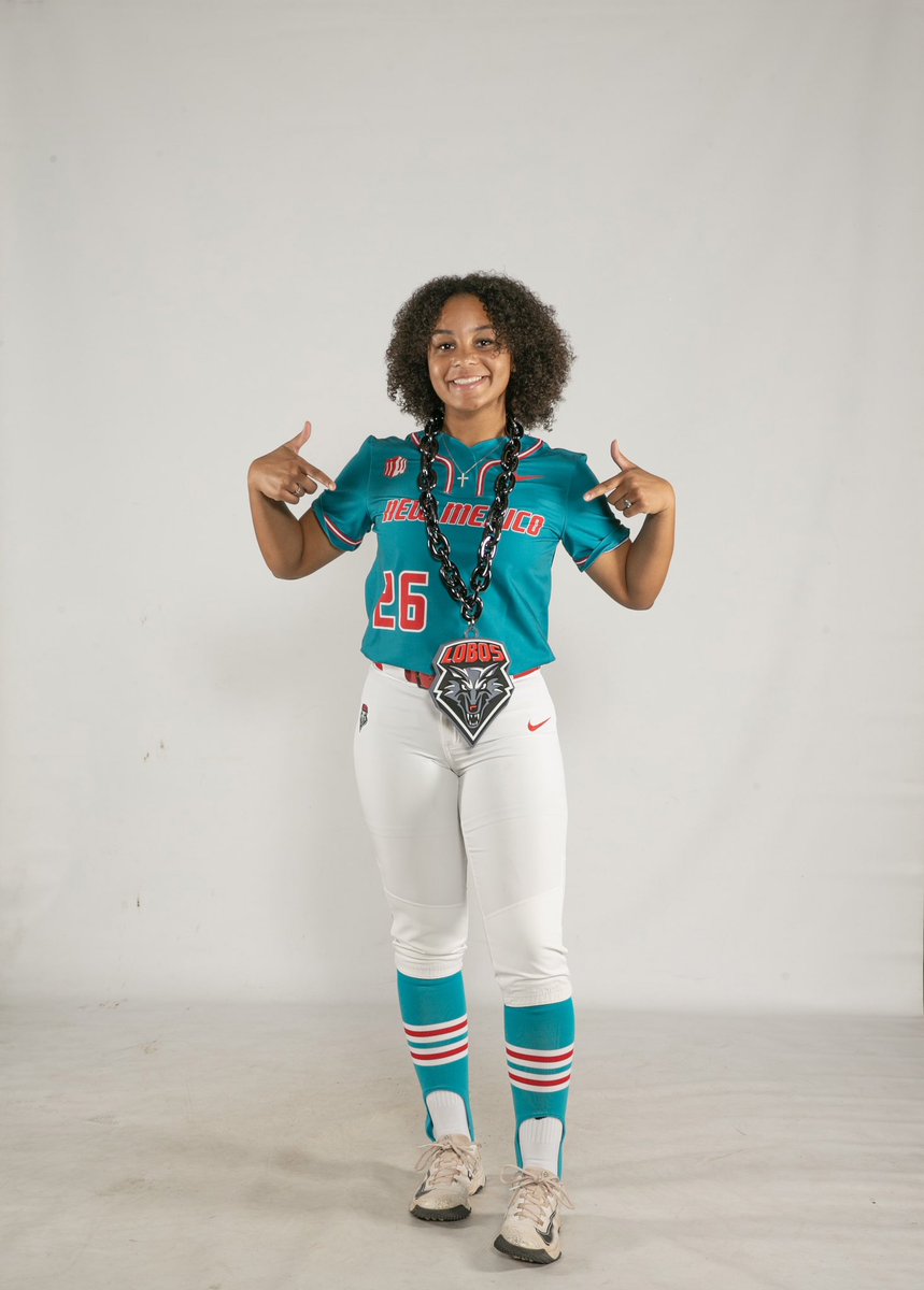 Jasmyn_L28's tweet photo. Red shirting my freshman year definitely wasn’t apart of my plan, but His plan is always greater. Forever grateful for the opportunity to play at this level. 

Surgery in January, 5-6 months recovery, but I’ll be back stronger than ever! 

Jeremiah 29:11-12

Here’s to year 1￼🙌🏽 https://t.co/f2owHtP7Oh