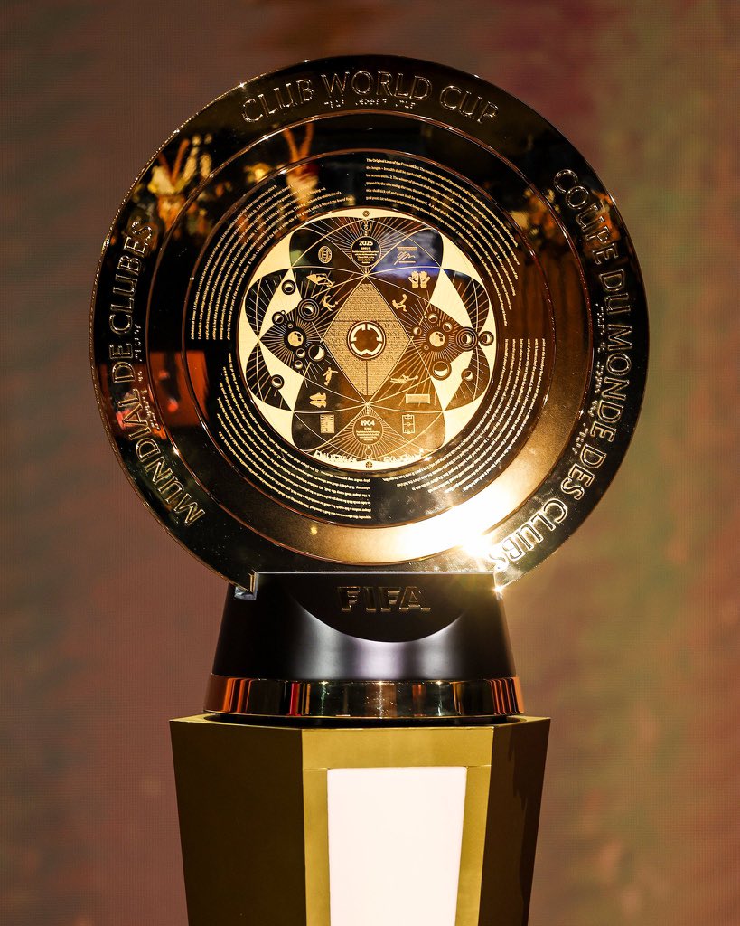 MrOnile_'s tweet photo. 🏆 Introducing the stunning new Club World Cup trophy! 

Who will be the first to lift it? 🤔 

This is beautiful 😍 

#onile #ClubWorldCup #NewTrophy #Football https://t.co/LtnDHDKk4M