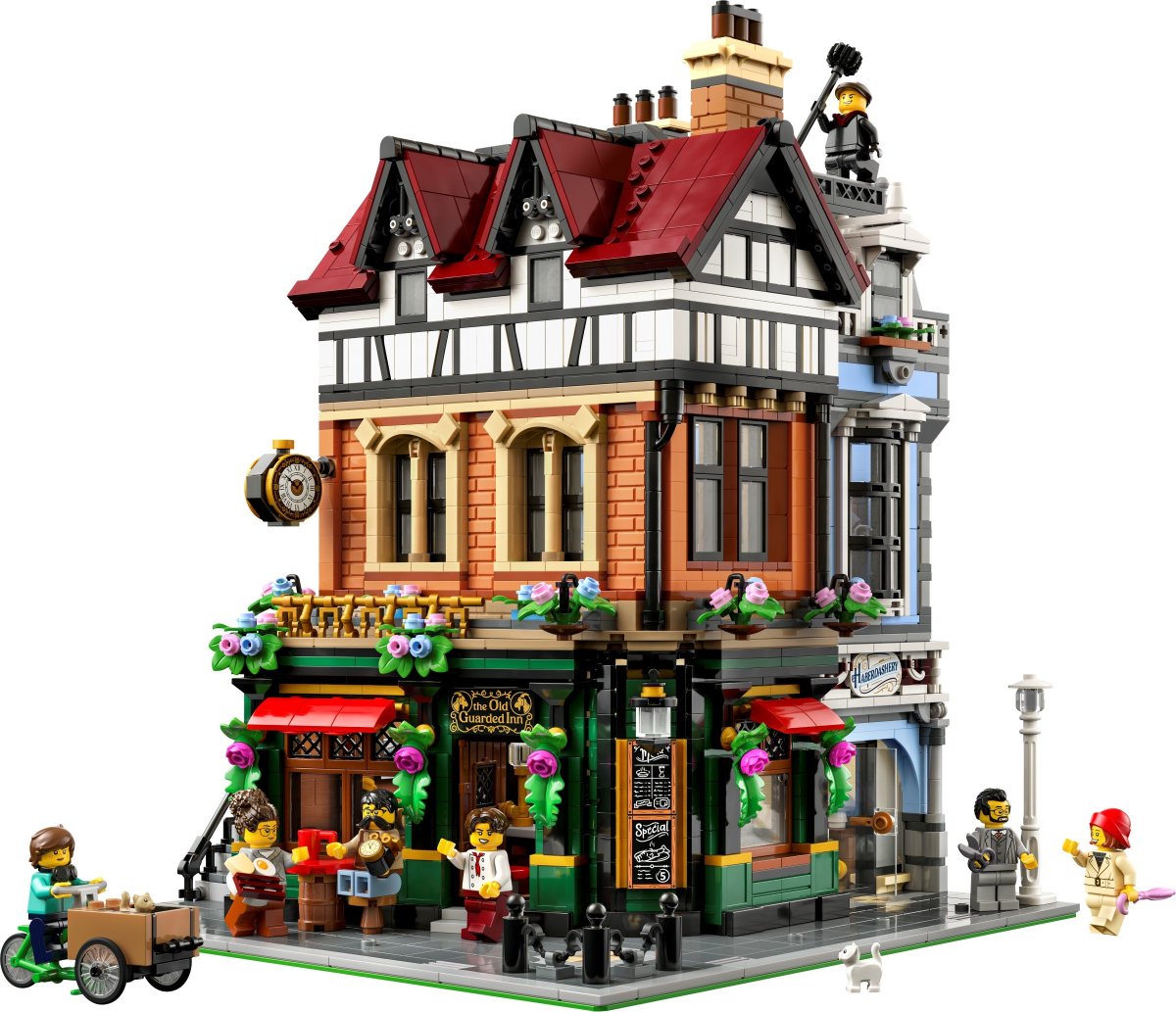 blocksmagazine's tweet photo. What is your favourite place to eat in LEGO City
Pictured is the interior and exterior of 10350 Tudor Corner - specifically, the cozy inside of the Old Guarded Inn.
#LEGO #AFOLs #ModularBuildings https://t.co/K4ae1odr1z