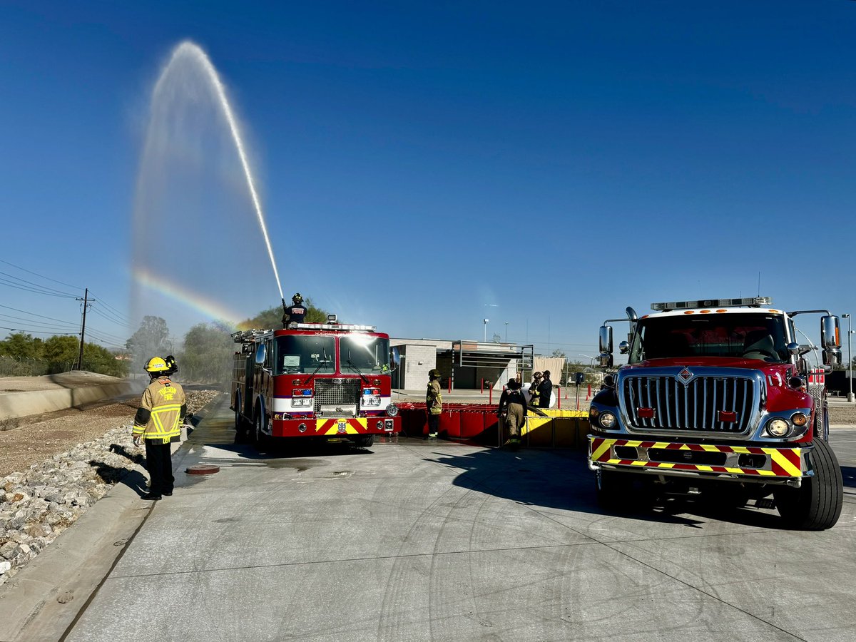 NorthwestFire's tweet photo. Northwest Fire District crew members from Station 333 and Tucson Fire Department crew members from Station 8 joined forces today to #drill on water tender operations. It’s a great day for training and teamwork with our #autoaid partners @TucsonFireDept! https://t.co/KWiPPUnFCc