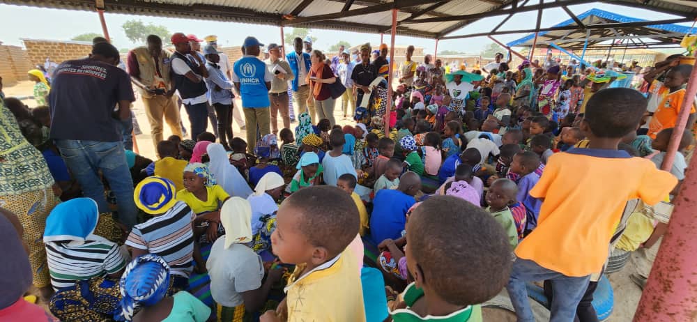 UNHCRCIV's tweet photo. Interacting with @StatePRM officials Russell Bernstein &amp; Julia Herrle, displaced Burkinabes living in Côte d'Ivoire said that they feel safe since they fled to 🇨🇮. They appealed for improvement of services and support to engage in economic and productive activities. https://t.co/V4YNHYFLzp