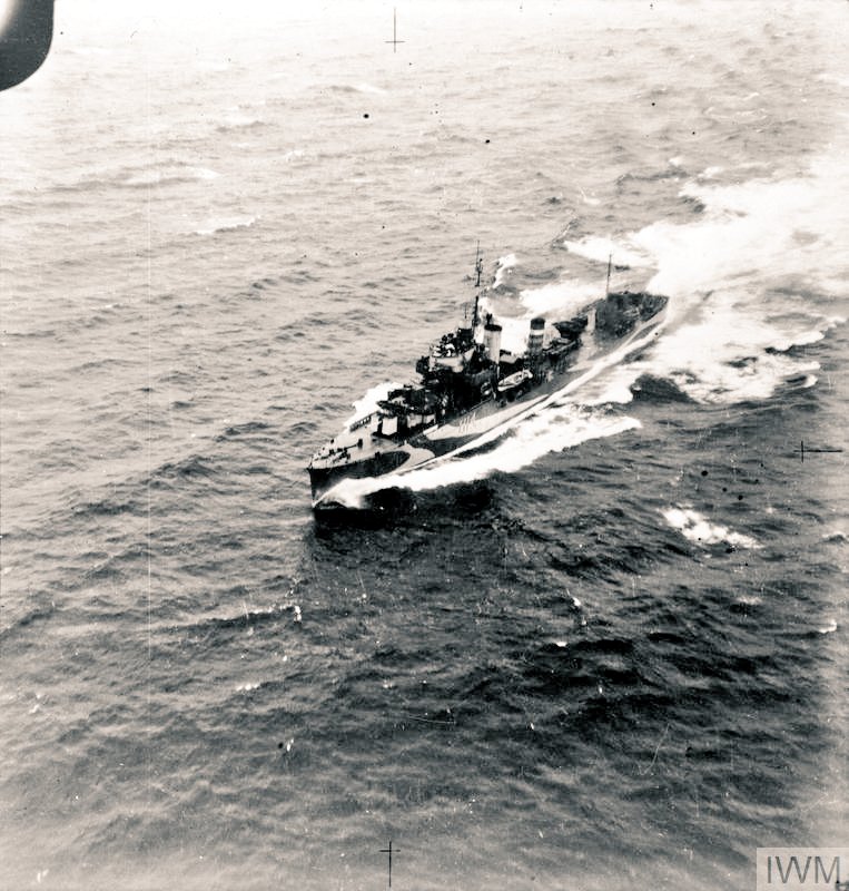 FlMichele69's tweet photo. Destroyers 

DD #HMSActive H14 (1930-1947)
A Class

📷 #WW2 26 May 1944 #GibraltarStrait @I_W_M

@RoyalNavy 🇬🇧 https://t.co/OItwopG5sm