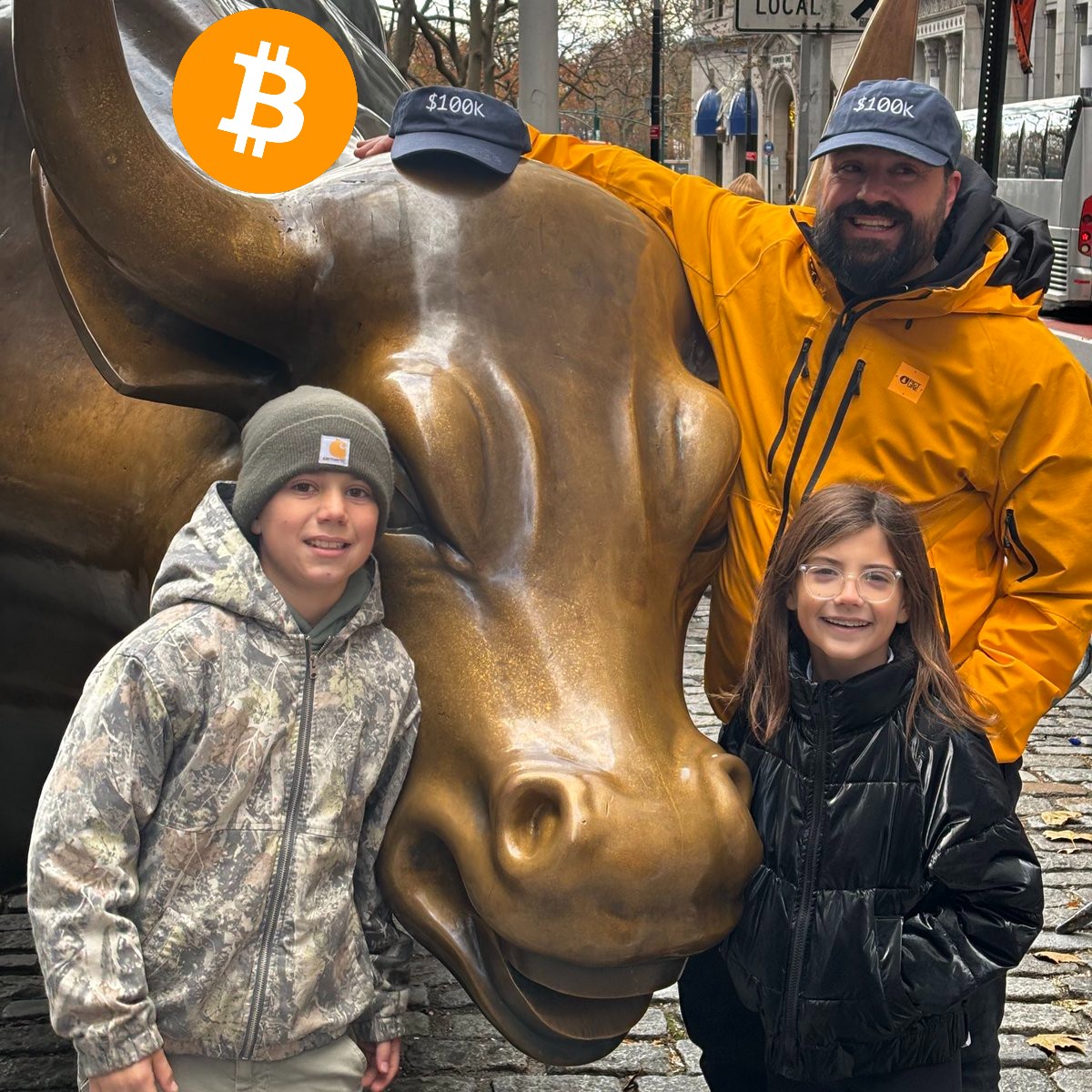 JUST IN: Wall Street bull wearing a $100k #Bitcoin hat 🐂