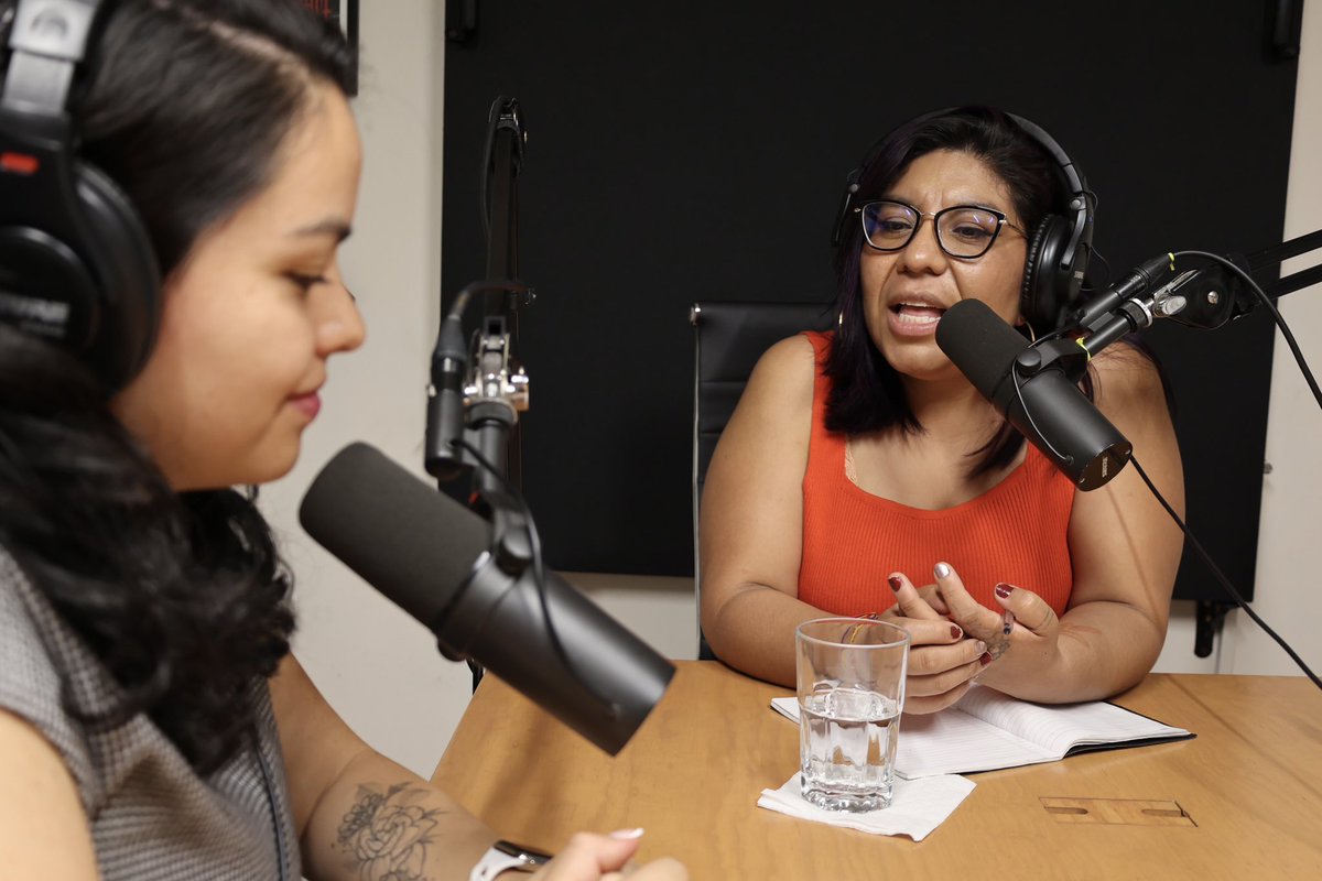 ELEMENTADDHH's tweet photo. 👁️Ya están disponibles los 5 episodios de #DisculpeUsted en las plataformas de escucha de podcast.
Aquí algunas fotografías del proceso de grabación del podcast 🎙️⬇️
🔗 https://t.co/hxFbnDurEl https://t.co/gKkJpKCF0o