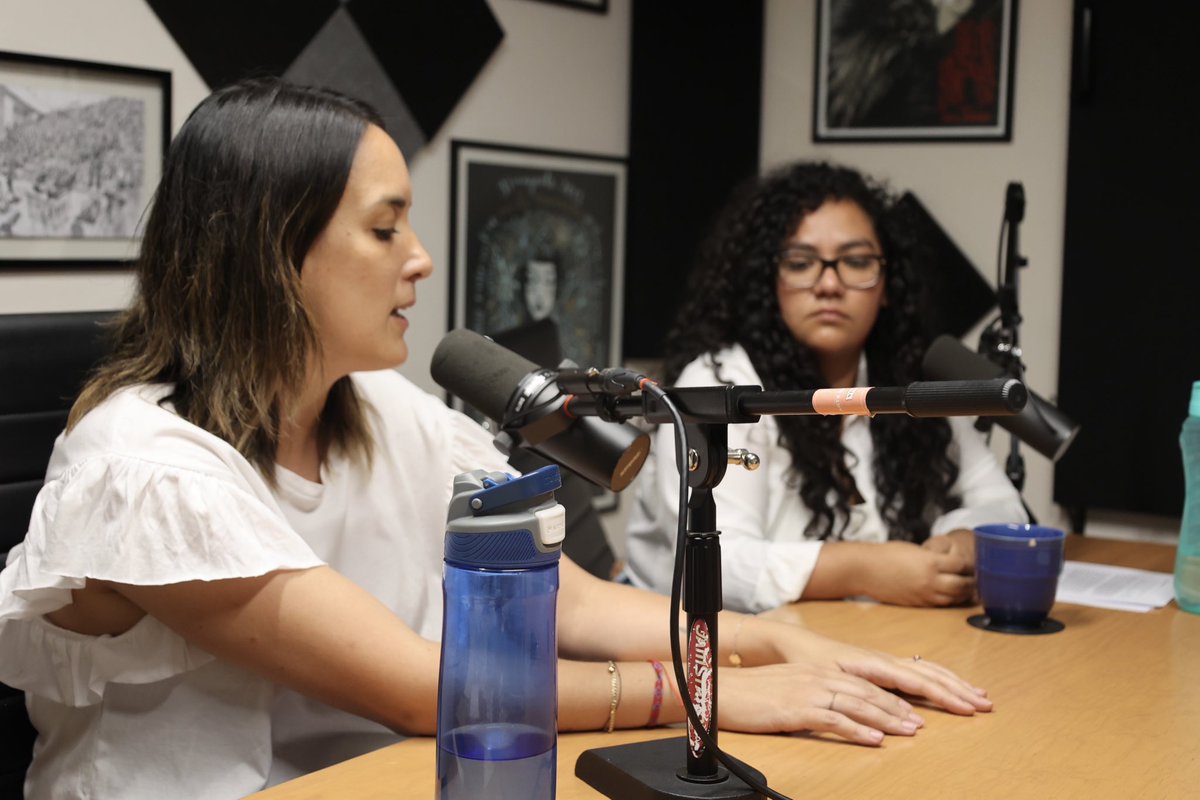 ELEMENTADDHH's tweet photo. 👁️Ya están disponibles los 5 episodios de #DisculpeUsted en las plataformas de escucha de podcast.
Aquí algunas fotografías del proceso de grabación del podcast 🎙️⬇️
🔗 https://t.co/hxFbnDurEl https://t.co/gKkJpKCF0o