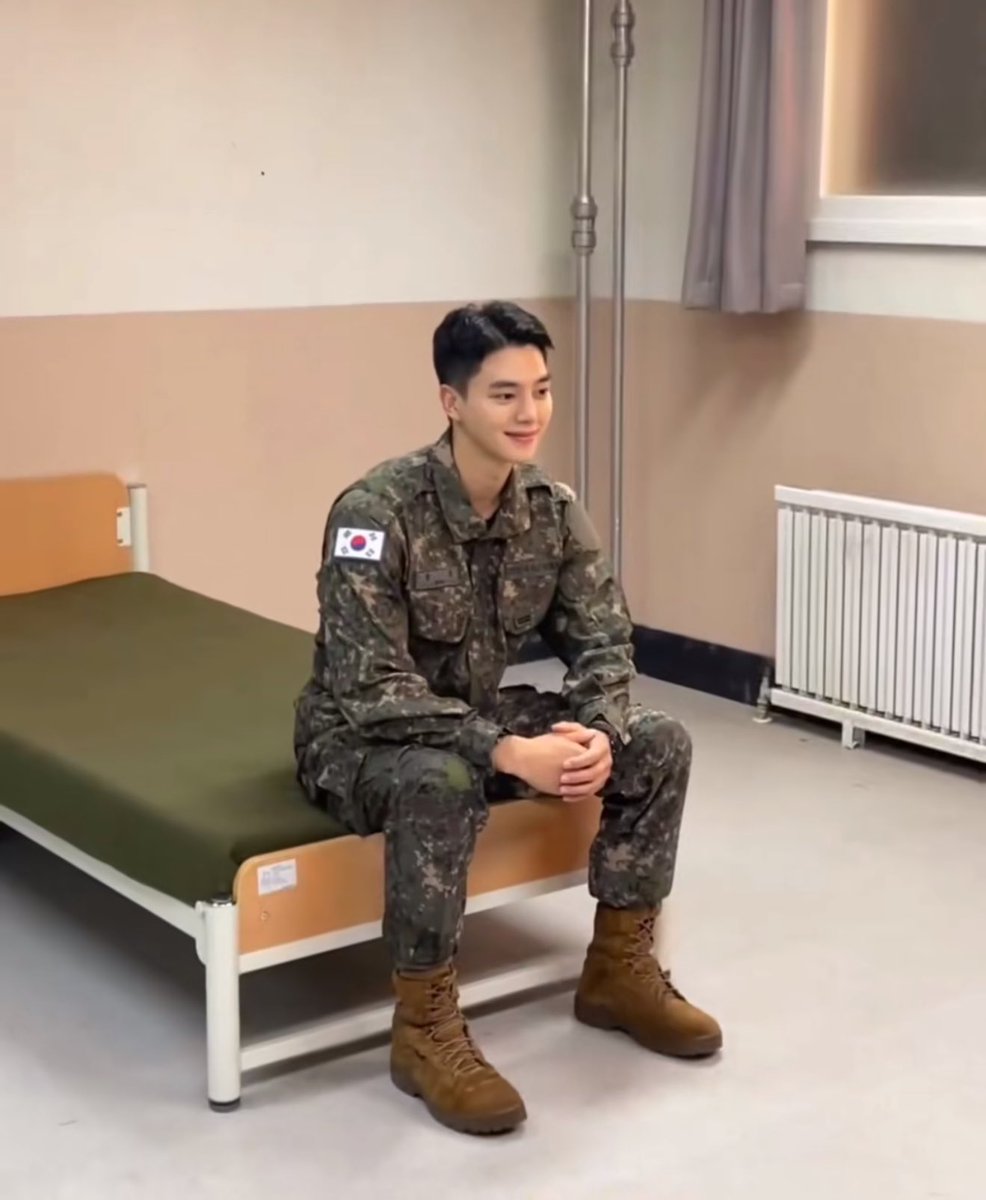 ซงคังไม่เหมือนไปเข้ากรม เหมือนถ่ายซีรีส์มากกว่า