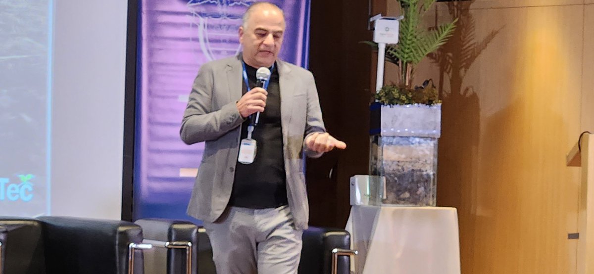 UPRAColombia's tweet photo. #AEstaHora| Culmina el último día de '#AgroTIC: Innovación y Sostenibilidad para el futuro del Agro' con la charla de David Quintero, miembro Cofundador AgTech y COO de IncluirTEC.
🙌Agradecemos a todos los asistentes y especialmente a @Ministerio_TIC @SomosAGROSAVIA
@Esri @Microsoft y a cada una de la entidades y ciudadanos vinculados a un encuentro de nuevos saberes por nuestro campo.
💪🏻🌾🌱Así, avanza la planificación rural con el uso de nuevas tecnologías para el desarrollo de nuestro campo 🇨🇴.
#GobiernoDelCambio
#RevoluciónPorLaVida #PotenciadelaVida