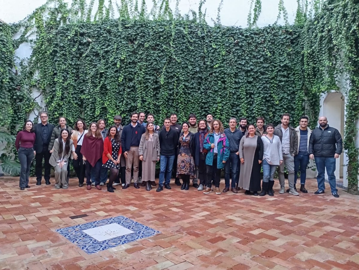 Esta semana nos hemos reunido en Carmona con los doctorandos de la red Libera Res Publica para el seminario "¿Se puede hacer Historia (Antigua) con perspectiva de género?"
He aprendido muchísimo y espero haber aportado algo. 📸 de familia
Gracias <a href="/LordScribonius/">Cristina Rosillo López</a> <a href="/olavidecarmona/">Olavide en Carmona</a>