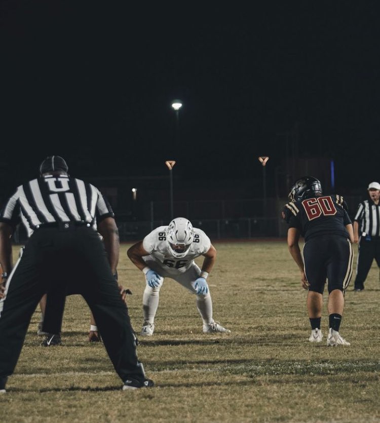 Coach_KMainoJr's tweet image. You answered the call. You lived up to and exceeded the expectations. Playing OL at Shafter is not easy at all, but you have left your brick in the wall. The future is brighter because of you. I’ll always love and cherish this unit.  #ShafterSurfCo 🏄‍♂️ #SurfOrDie🦈 🖤