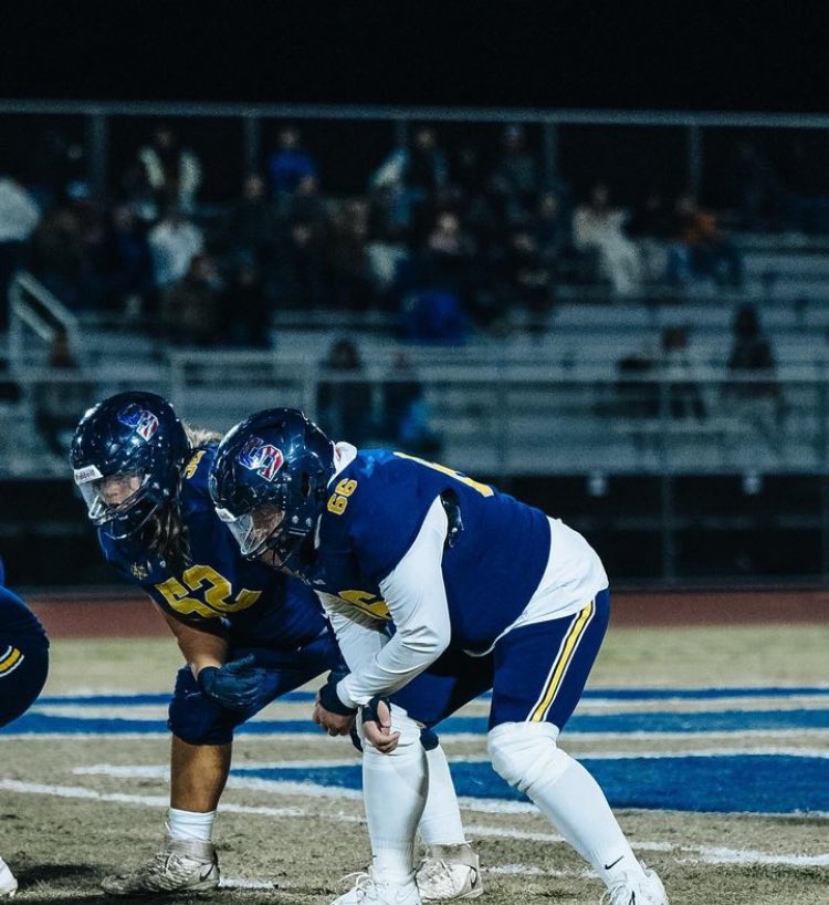 Coach_KMainoJr's tweet image. You answered the call. You lived up to and exceeded the expectations. Playing OL at Shafter is not easy at all, but you have left your brick in the wall. The future is brighter because of you. I’ll always love and cherish this unit.  #ShafterSurfCo 🏄‍♂️ #SurfOrDie🦈 🖤