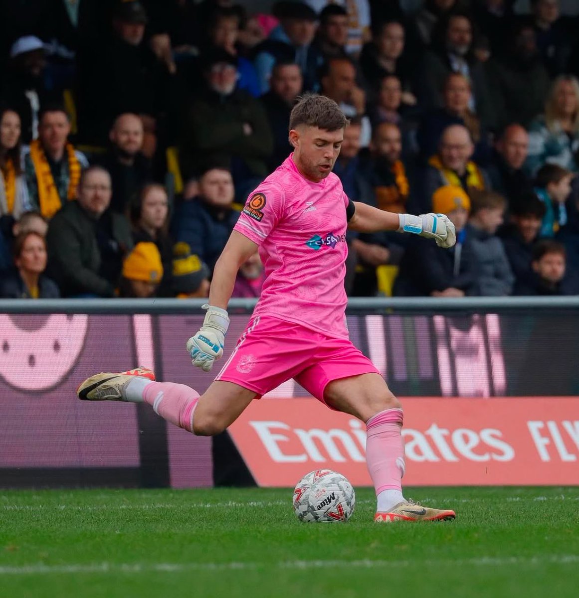 POTM for Jack Sims of Sutton United after keeping 4 clean sheets in 6 appearances for the National League side! 🧤⚽️

<a href="/Jackksims_/">Jack Sims</a> <a href="/suttonunited/">Sutton United</a> 

#GSWFootball

#NothingUnitesPeopleLikeOfSports