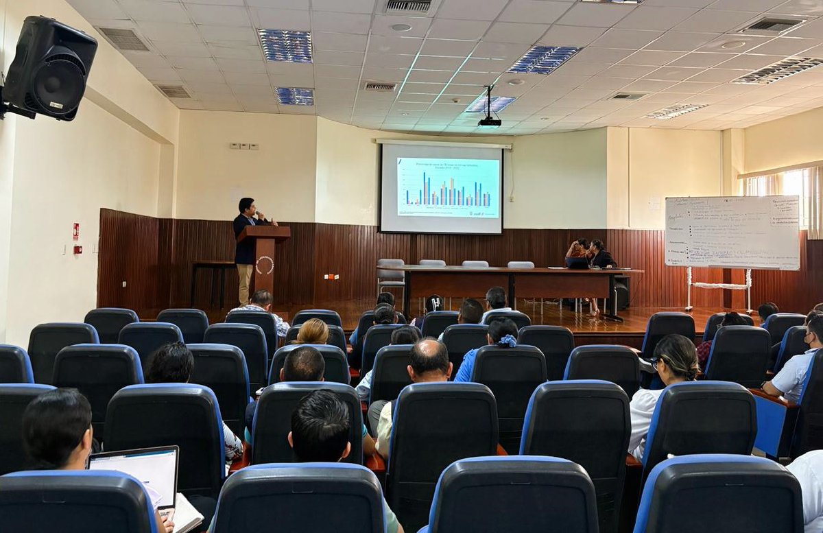 DPS_LosRios's tweet photo. #Milagro | Con el objetivo de impartir las nuevas Guías de Práctica Clínica de Tuberculosis🫁, el proceso de Vigilancia Epidemiológica de @Salud_CZ5 capacita a epidemiólogos, analistas distritales y personal de @IESSec. https://t.co/MO9LTd024r