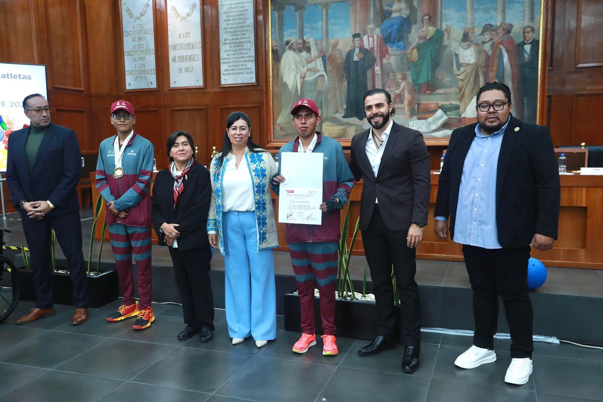 DipMorenaEdomex's tweet photo. 🥇La diputada de #morena, Nelly Brigida Rivera Sánchez, reconoció la fortaleza de los 60 deportistas paralímpicos que participaron en los Juegos Paranacionales #CONADE2024.🧑🏻🦽
Nuestra compañera reafirmó su compromiso de impulsar Escuelas del Deporte Adaptado en los 125 municipios y destacó el trabajo en equipo como valor fundamental del deporte, así como la labor de Manuel Sotomayor, Director General de Cultura Física y Deporte.