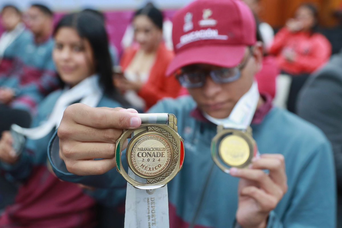 DipMorenaEdomex's tweet photo. 🥇La diputada de #morena, Nelly Brigida Rivera Sánchez, reconoció la fortaleza de los 60 deportistas paralímpicos que participaron en los Juegos Paranacionales #CONADE2024.🧑🏻🦽
Nuestra compañera reafirmó su compromiso de impulsar Escuelas del Deporte Adaptado en los 125 municipios y destacó el trabajo en equipo como valor fundamental del deporte, así como la labor de Manuel Sotomayor, Director General de Cultura Física y Deporte.