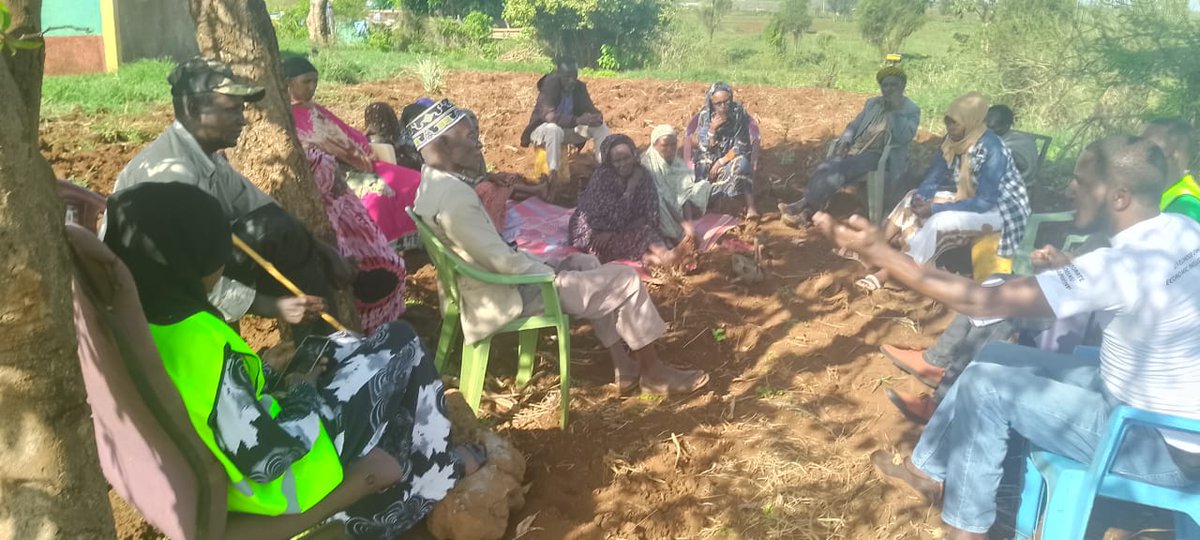 Secureandi123's tweet photo. We had a session today where we addressed matters on HIV and AIDS, more on its spread, prevention, methods of prevention and myths relating to it was also discussed to locals at Godana Kote Village, Dirib Gombo Location in Marsabit County.

@hmhafrica https://t.co/vtH1rXdLYg
