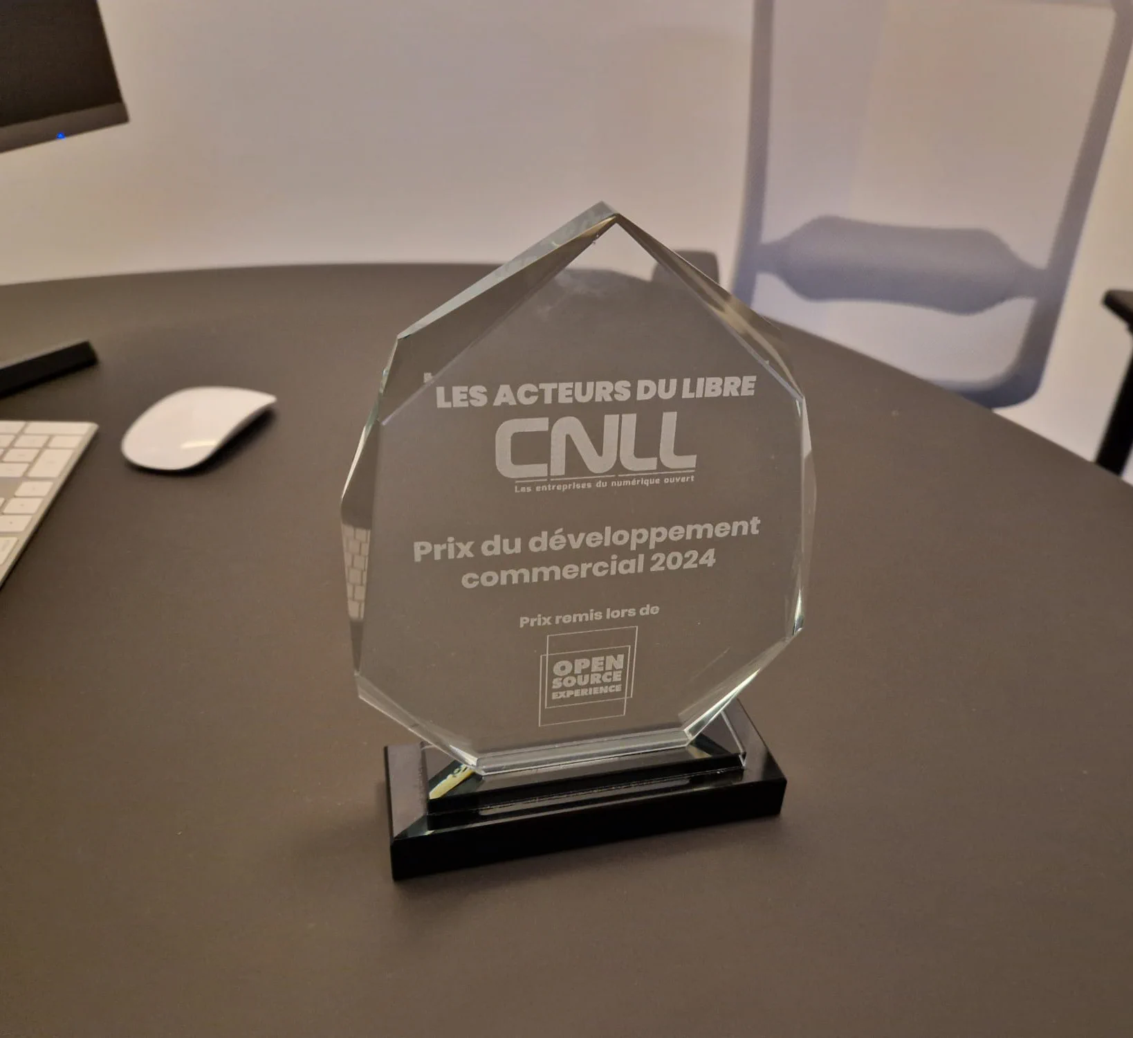 Photography of the "Acteurs du Libre" award received by QuantStack.