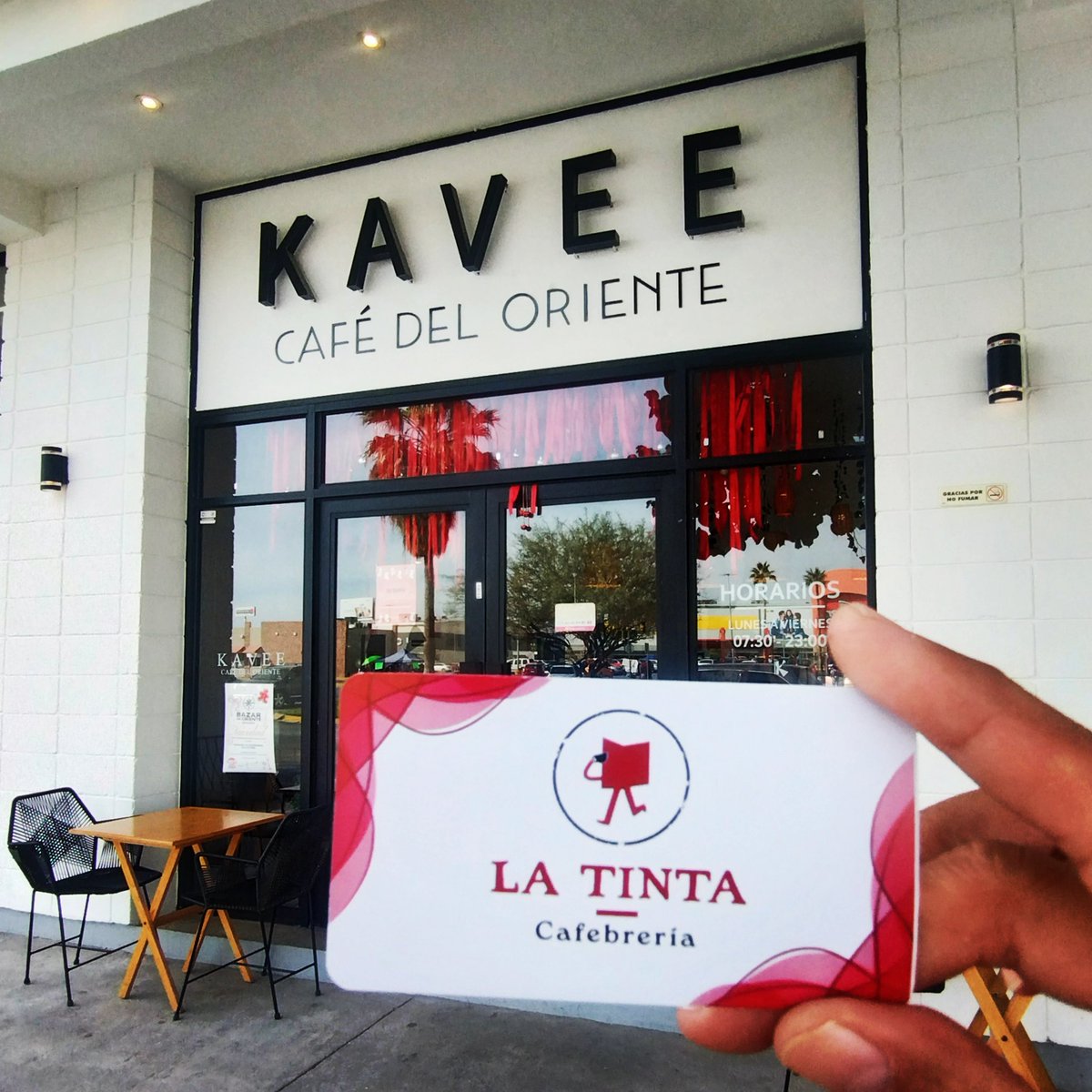 Ahora, en el oriente de #Torreón, con nuestras amigas de Kavee podrás encontrar una pequeña selección de nuestros libros. 🤠