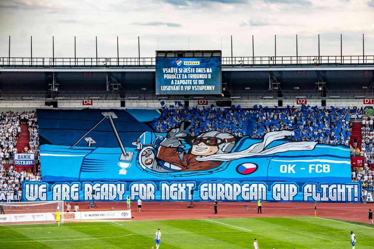 Kanseka11's tweet photo. @MichalKvasnica Narážka na toto choreo. https://t.co/CWZ0FCqZSc