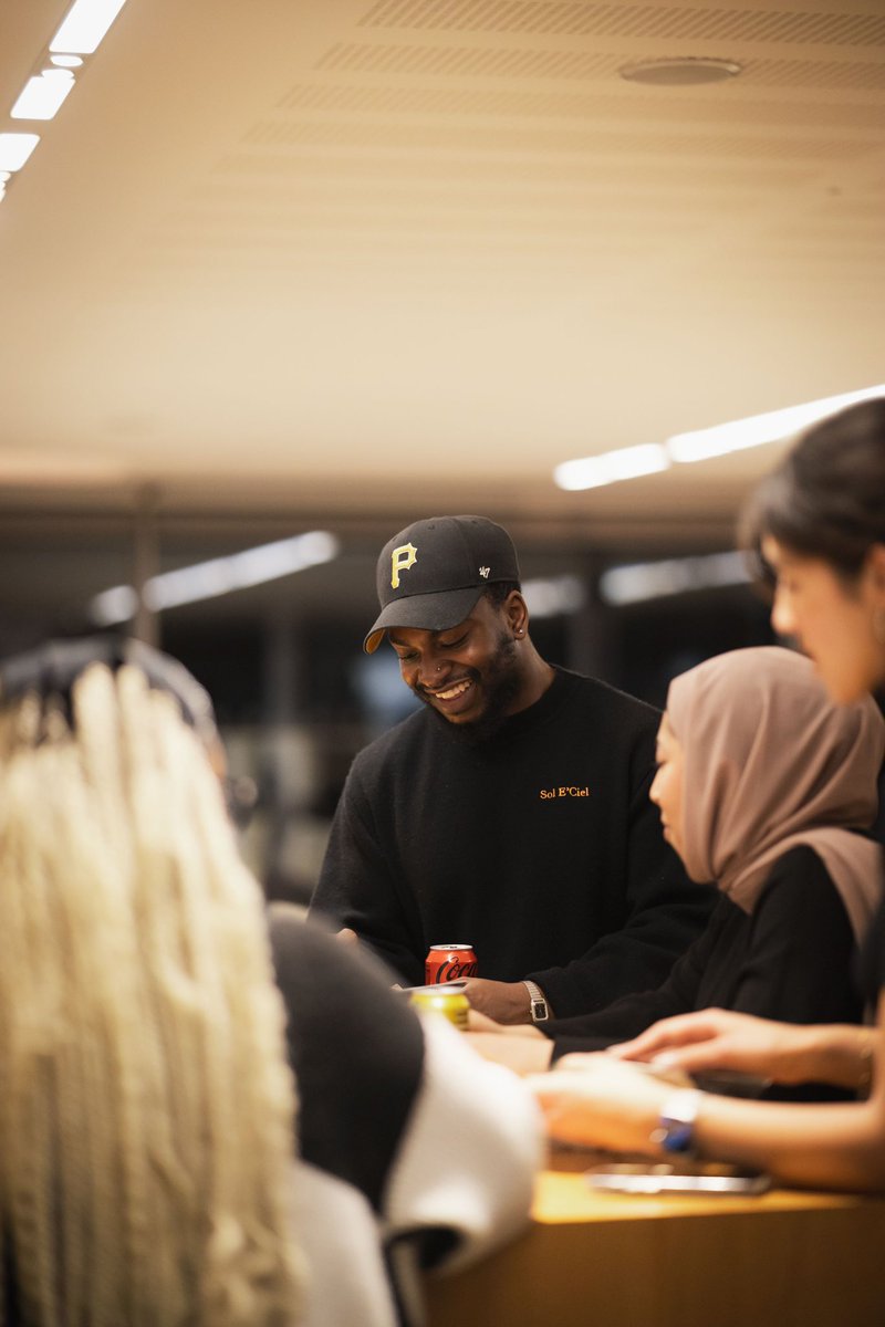 The Floor Magazine tweet media