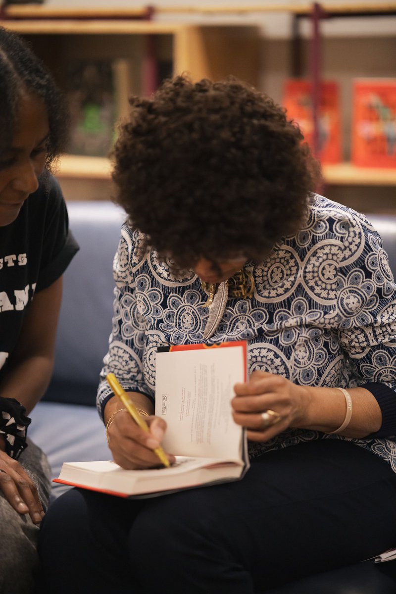 The Floor Magazine tweet media