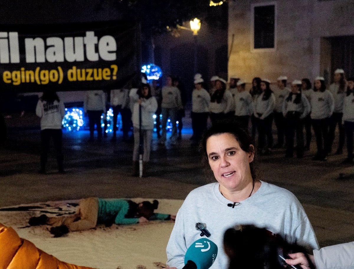 sortuEH's tweet image. Erailketa baten aurrean guztiok ez dugu erantzukizun bera, baina badugu guztiok ere geure buruari zer galdetu: "zer egin dugu? Eta zer egingo dugu? Ari algara ematen indarkeria matxistari daukan dimentsioa eta garrantzia?".

Justizia feminista, orain!