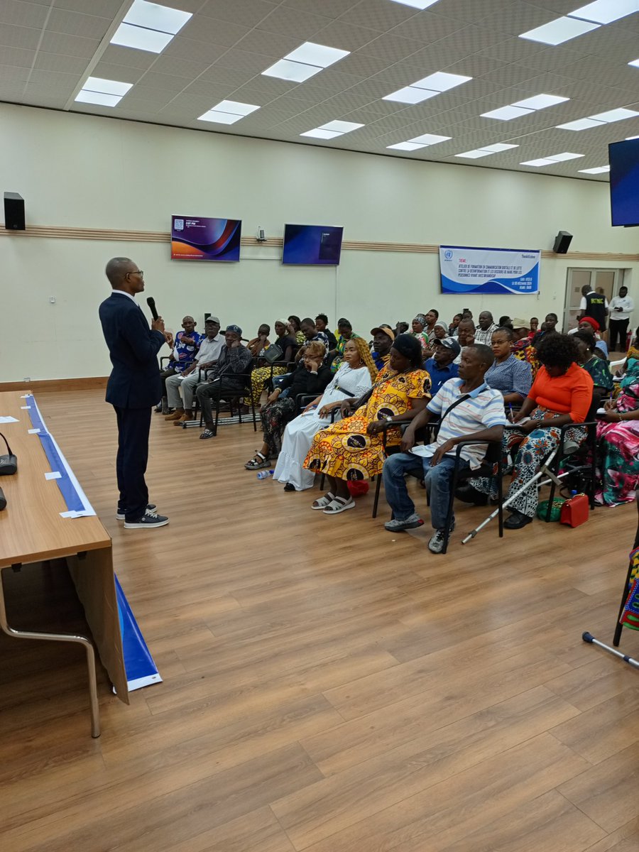 DavidFundi10102's tweet photo. La @MONUSCO et ses partenaires pour valoriser les compétences des #PVH sur les plateformes numérique à travers la #Formation en communication digitale, la désinformation et les discours de haine. https://t.co/QpIjWVUEIK