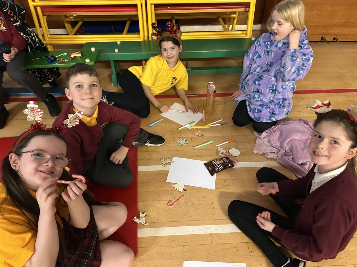 WhitehirstPs's tweet photo. A massive well done to Montgreenan House who enjoyed a celebratory afternoon 🌟 #proud #mostpoints #community https://t.co/9lNu5liv11