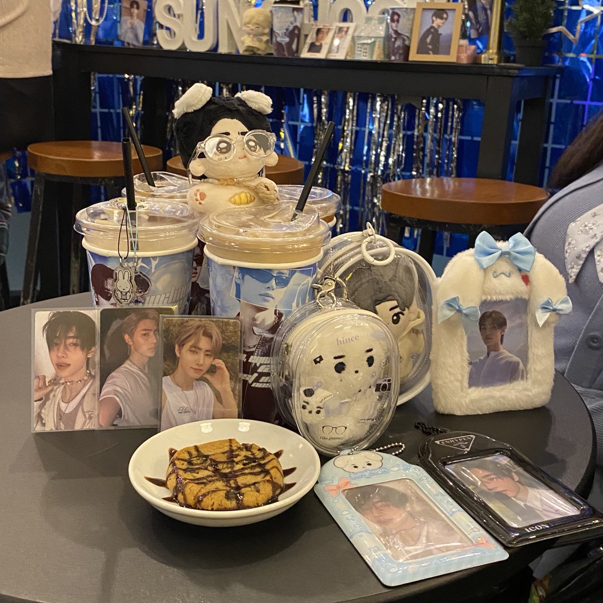 sangyni's tweet photo. happy sunghoon day 💙🪁 thank you @PSHGlobalTeam !! happy si tutoy :,) https://t.co/0p1UCe87Yj