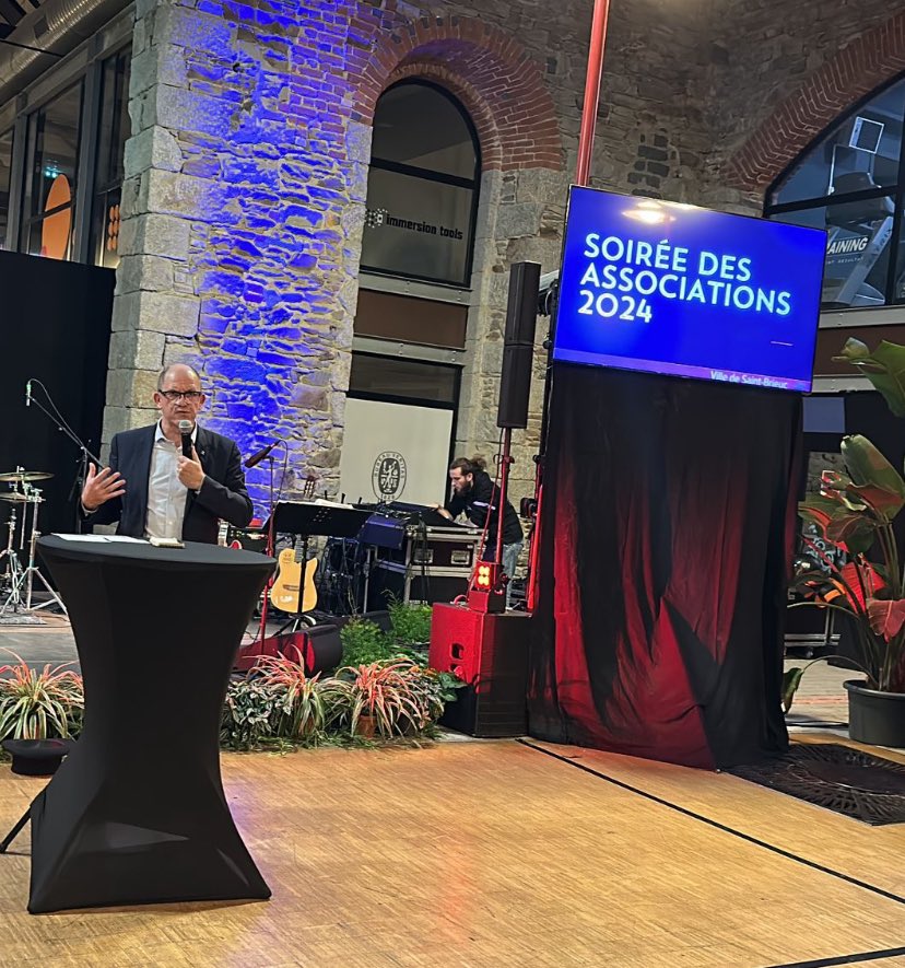 Nous préférons être à la soirée des associations auprès des collectivités locales que devant la télévision pour (re)voir une allocution présidentielle qui prouvera encore une fois que notre président n’a encore rien compris ! #Macron20h #AllocutionTV