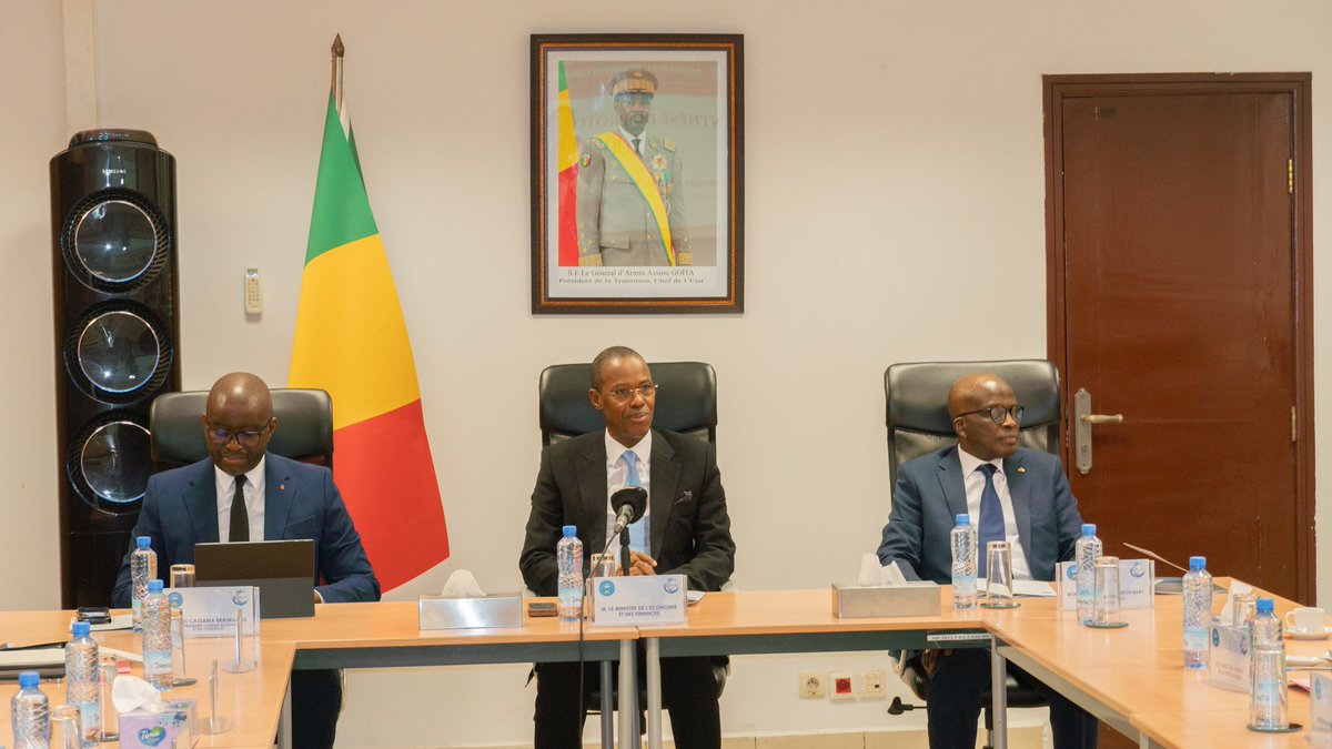 Le Vérificateur Général et le Vice-Président de la BOAD ont signé un accord de coopération marquant leur engagement commun pour une utilisation judicieuse et optimale des ressources publiques. C’était sous l’égide du Ministre de l’Economie et des Finances.