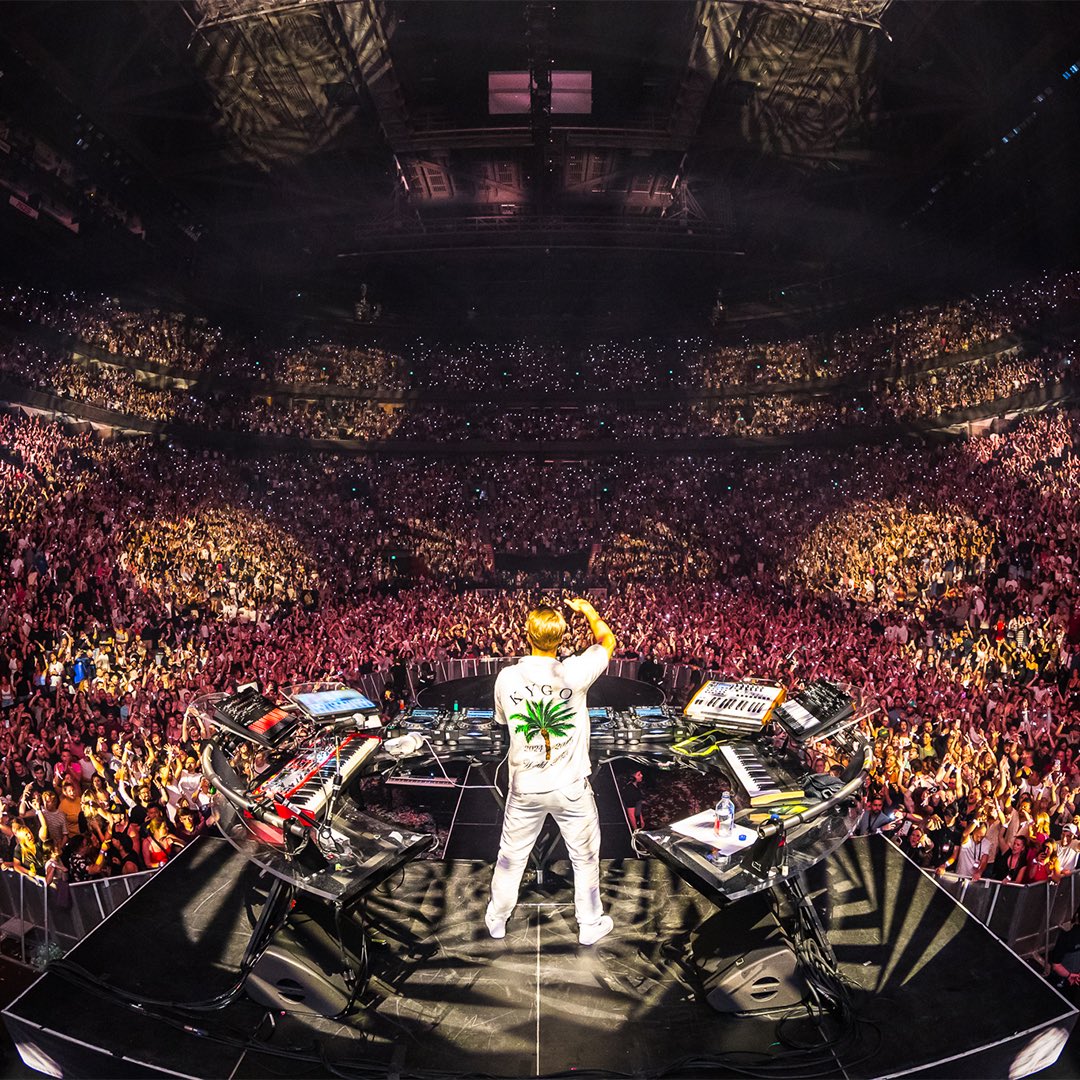 This year has been absolutely insane!! Thank you guys for the love on all the new music and joining me on this World Tour so far ❤️