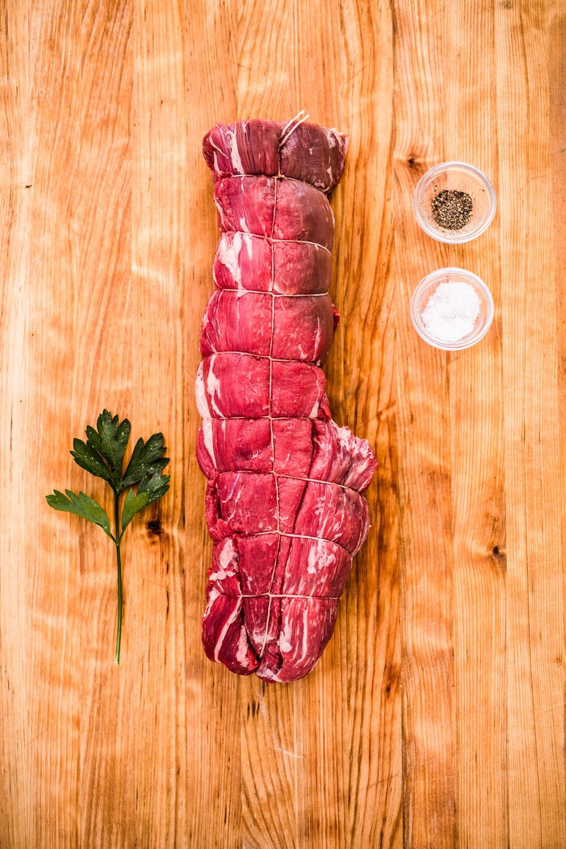 Dry aged Whole Beef Tenderloin, trimmed to perfection. Pre-order for the Holidays at link below🎁:

l8r.it/Zv8P
