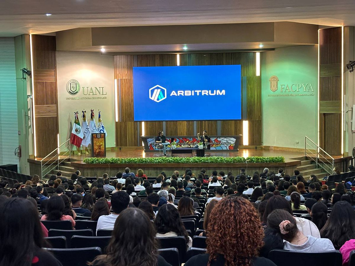 Nuestros embajadores <a href="/criptomania_eth/">Criptomania.eth</a> <a href="/mroscareth/">MrOscar.eth / Ethereans 👾</a> <a href="/0xDonPepe/">Don Pepe</a> con <a href="/eth_mty/">Ethereum Monterrey</a> compartieron sobre Finanzas Descentralizadas, DAO y Arbitrum en una de las universidades más importantes en México: La Universidad Autónoma de Nuevo León <a href="/uanl/">UANL</a> 🫡

LFG